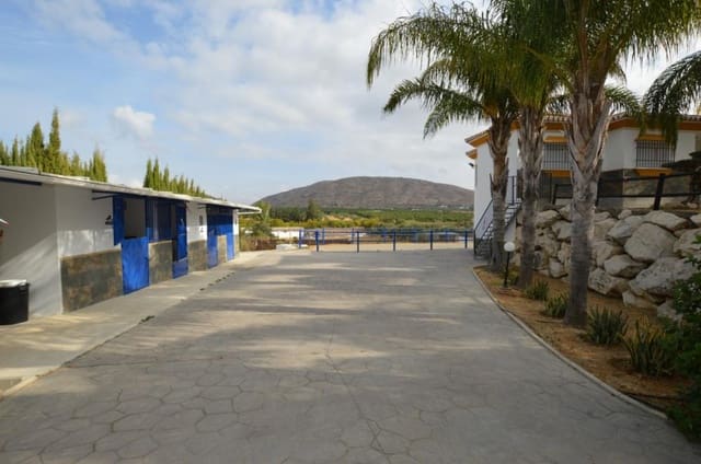 3 bedroom Villa for rent in Alhaurín el Grande with pool - € 2,200 (Ref: 9312024)