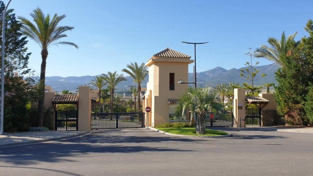 Apartament na sprzedaż w Alhaurin de la Torre - 140 000 € (Ref: 9371361)