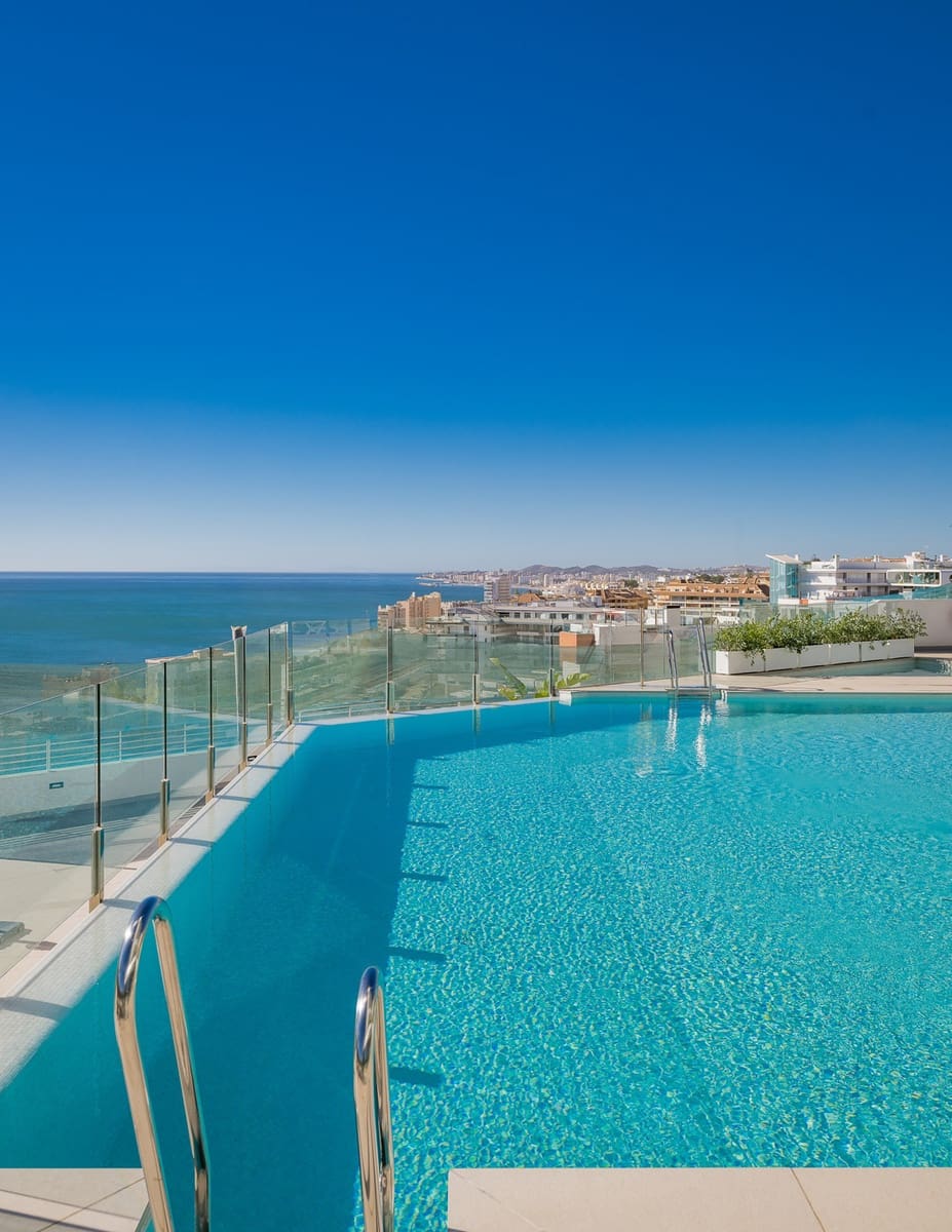 2 bedroom Apartment for sale in Benalmadena with pool - € 822,000 (Ref: 9424123)