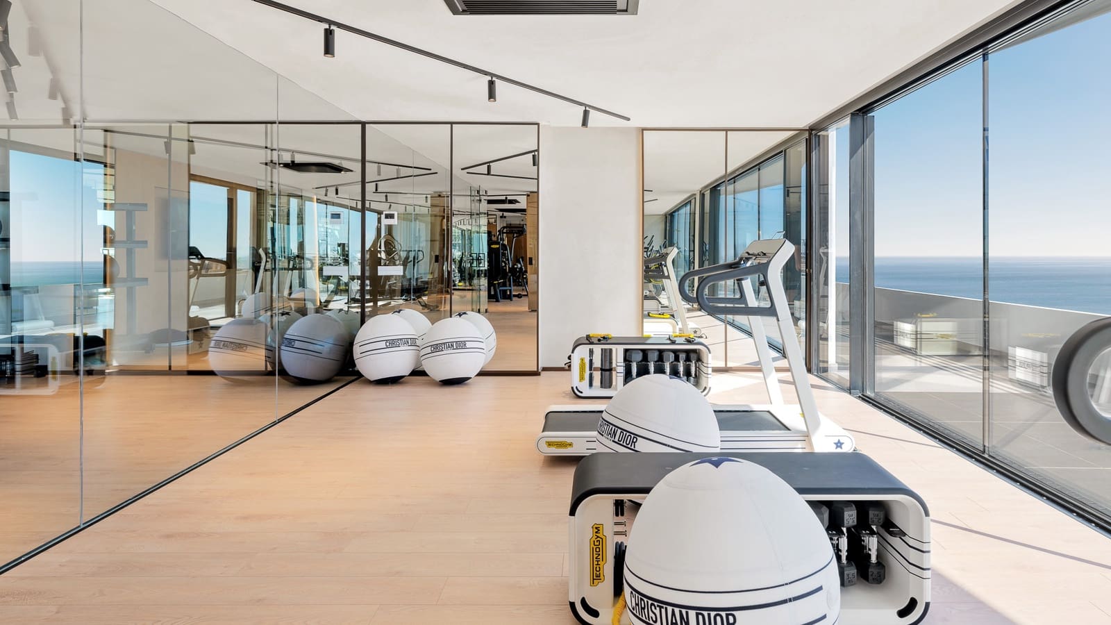 2 bedroom Apartment for sale in Benalmadena with pool - € 822,000 (Ref: 9424123)