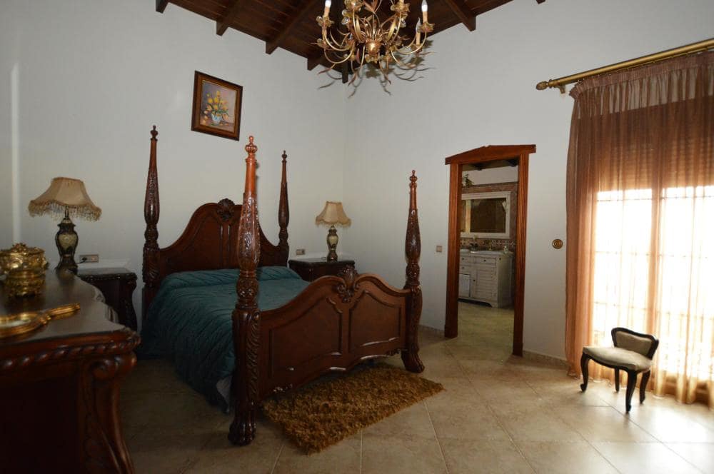 5 bedroom Villa for rent in Alhaurin el Grande with pool - € 3,300 (Ref: 9522830)