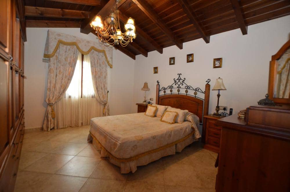 5 bedroom Villa for rent in Alhaurin el Grande with pool - € 3,300 (Ref: 9522830)