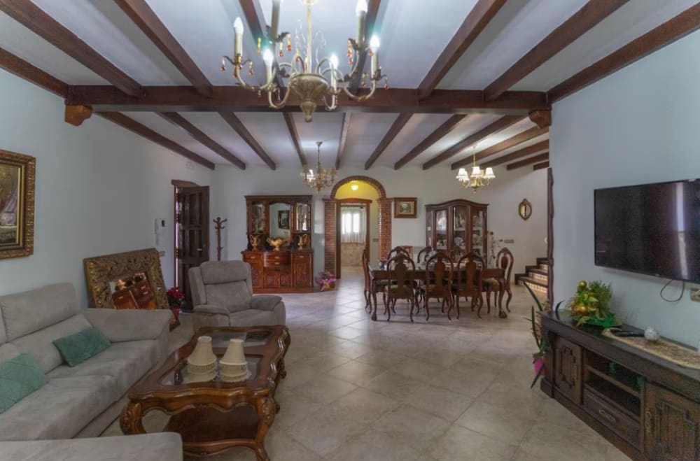 5 bedroom Villa for rent in Alhaurin el Grande with pool - € 3,300 (Ref: 9522830)