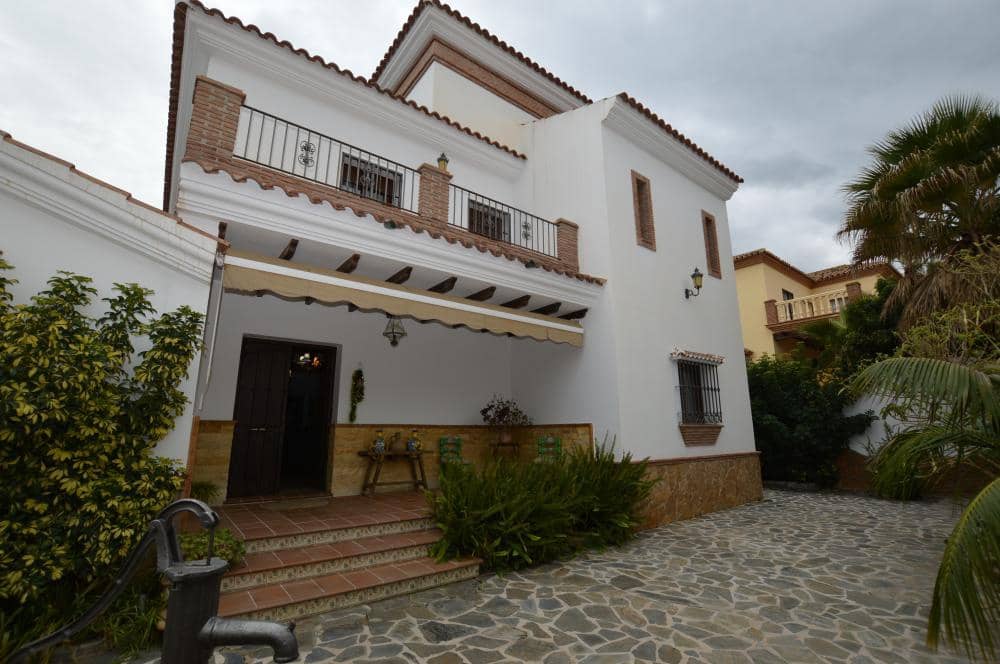 5 bedroom Villa for rent in Alhaurin el Grande with pool - € 3,300 (Ref: 9522830)