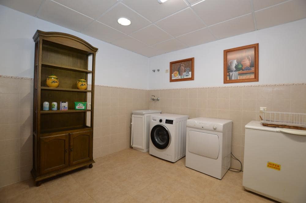 5 bedroom Villa for rent in Alhaurin el Grande with pool - € 3,300 (Ref: 9522830)