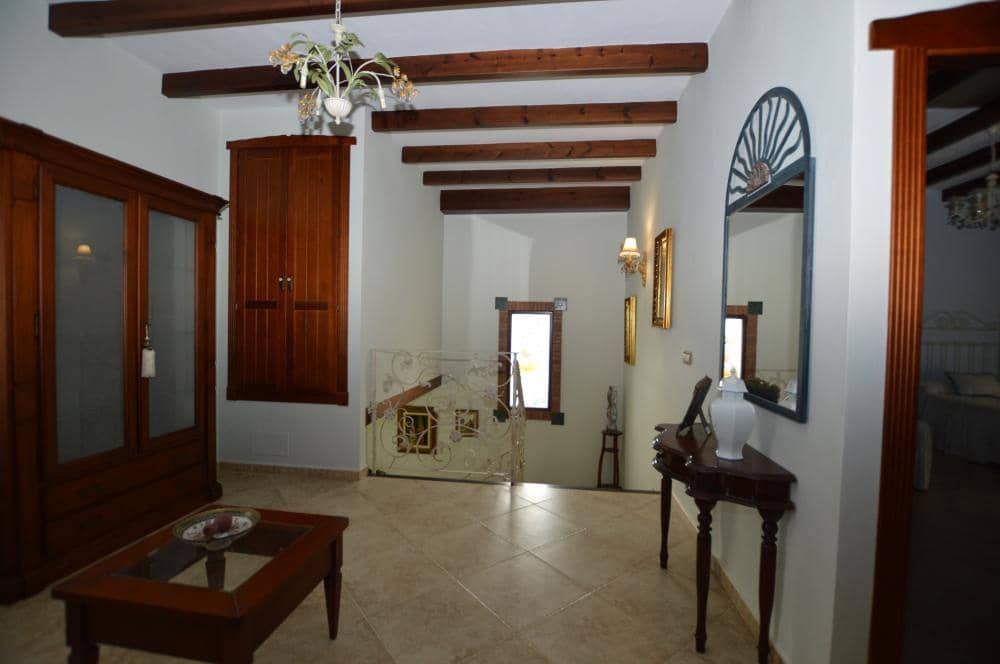 5 bedroom Villa for rent in Alhaurin el Grande with pool - € 3,300 (Ref: 9522830)