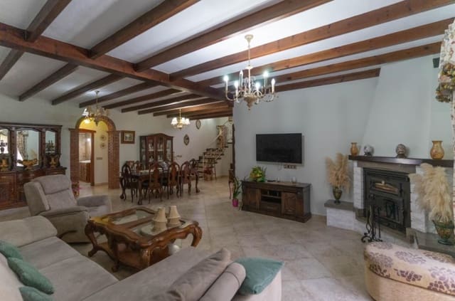 5 bedroom Villa for rent in Alhaurín el Grande with pool - € 3,300 (Ref: 9522830)