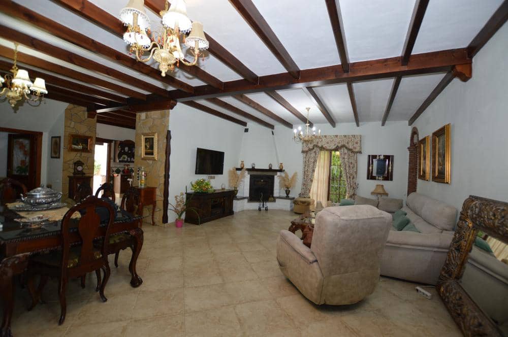 5 bedroom Villa for rent in Alhaurin el Grande with pool - € 3,300 (Ref: 9522830)