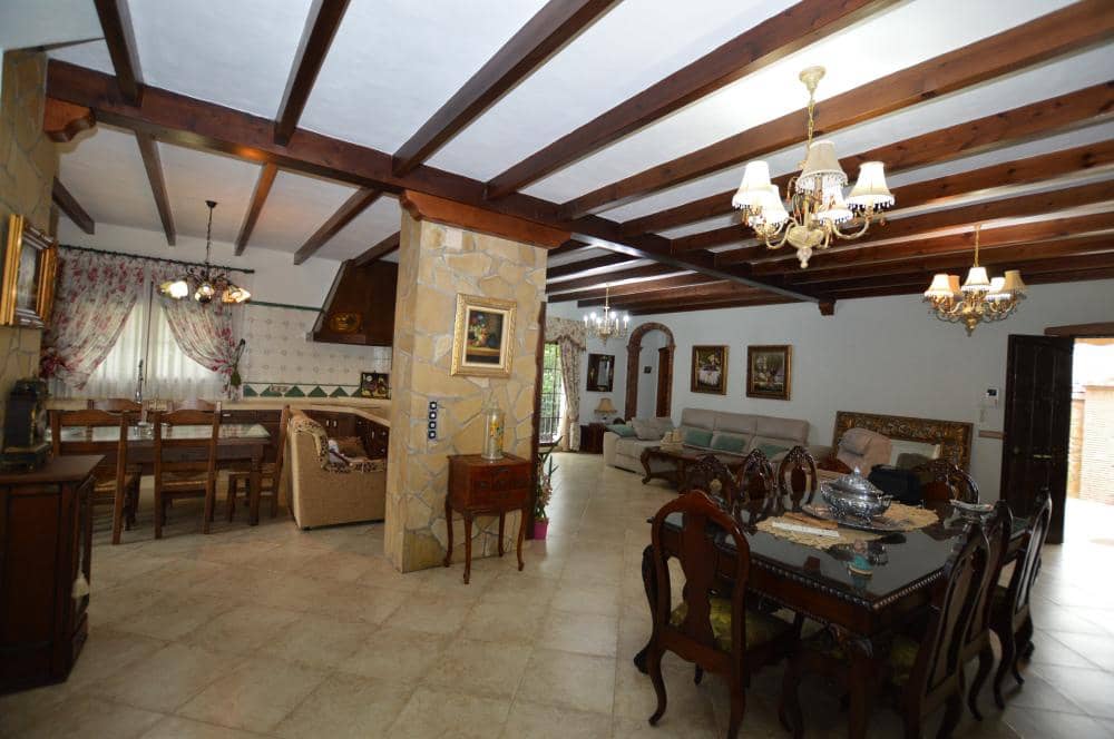 5 bedroom Villa for rent in Alhaurin el Grande with pool - € 3,300 (Ref: 9522830)