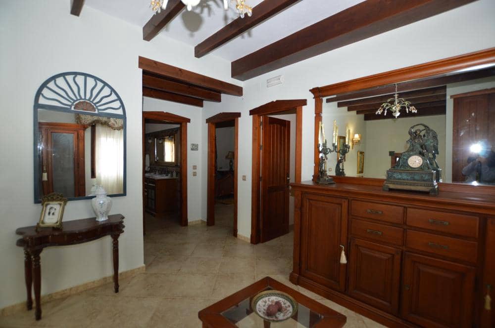 5 bedroom Villa for rent in Alhaurin el Grande with pool - € 3,300 (Ref: 9522830)
