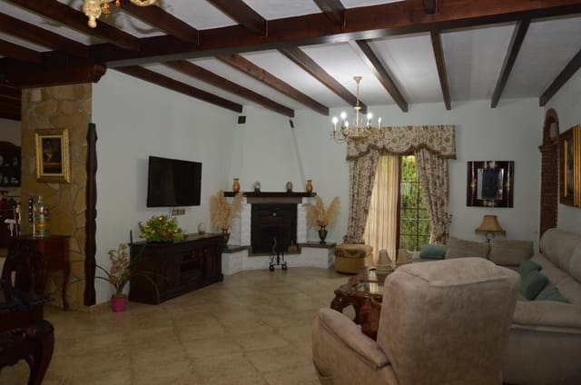 5 bedroom Villa for rent in Alhaurín el Grande with pool - € 3,300 (Ref: 9522830)