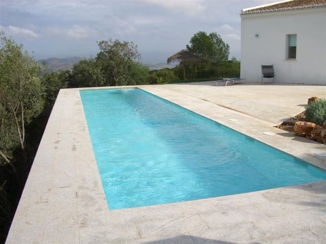 Villa/Maison de 4 chambres à louer à Alhaurín el Grande avec piscine - 2 000 € (Ref: 9609925)