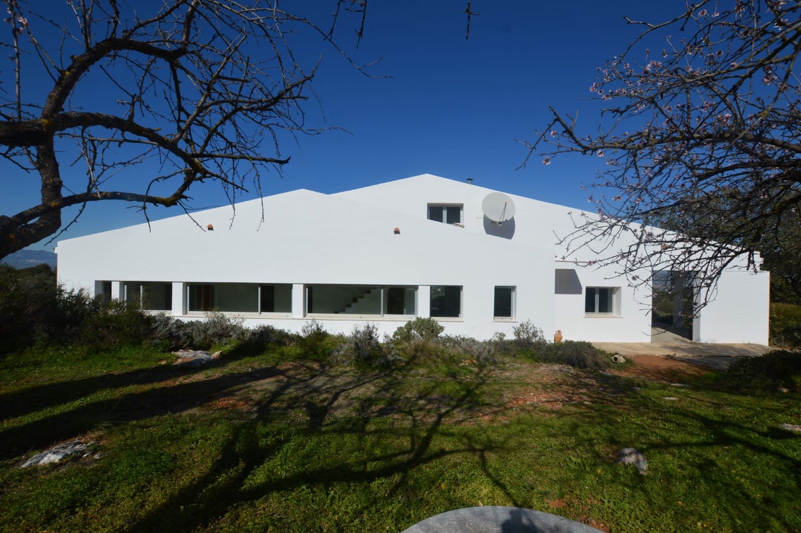 4 bedroom Villa for rent in Alhaurin el Grande with pool - € 2,000 (Ref: 9609925)