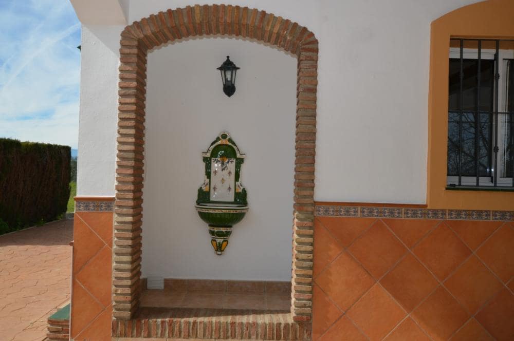 3 bedroom Villa for rent in Alhaurin el Grande with pool - € 1,800 (Ref: 9610604)