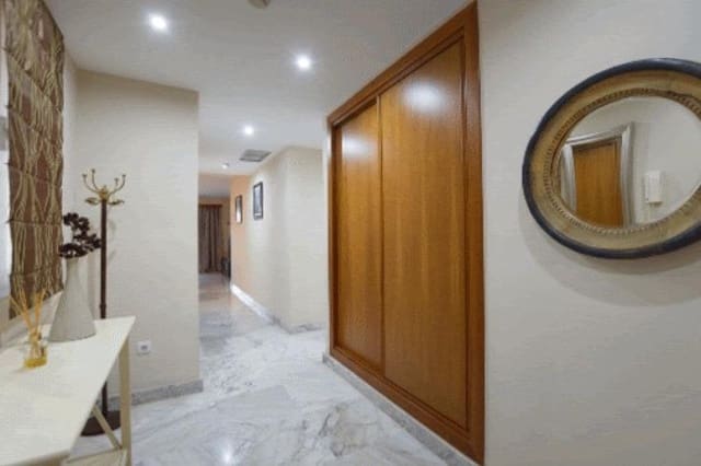 2 makuuhuone Huoneisto vuokrattavana paikassa Alhaurín de la Torre mukana uima-altaan - 1 500 € (Ref: 9650620)