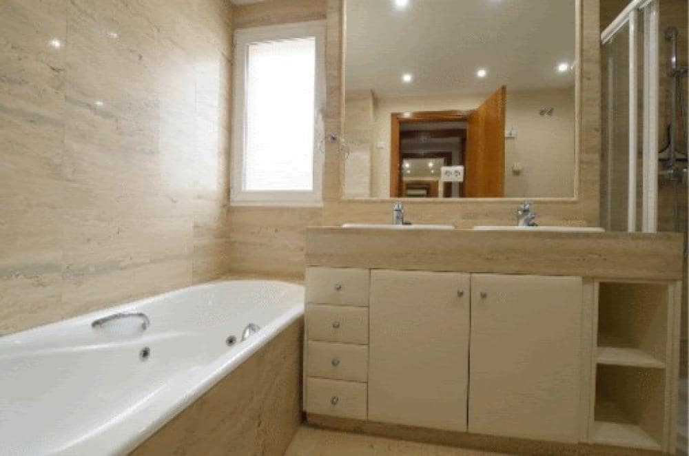 2 makuuhuone Huoneisto vuokrattavana paikassa Alhaurin de la Torre mukana uima-altaan - 1 500 € (Ref: 9650620)