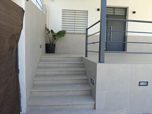 Chalet de 2 habitaciones en Alhaurín el Grande en alquiler - 1.300 € (Ref: 9687597)