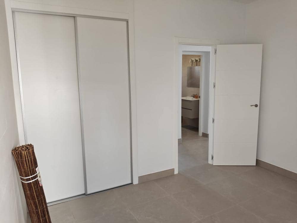 Chalet de 2 habitaciones en Alhaurín el Grande en alquiler - 1.300 € (Ref: 9687597)