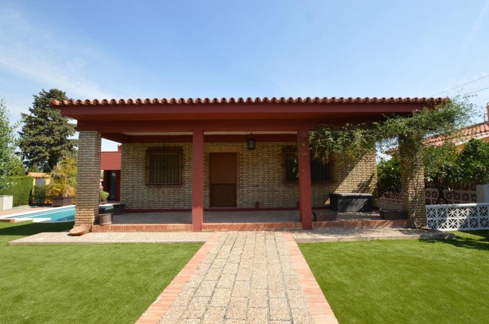 3 bedroom Villa for rent in Alhaurin de la Torre with pool - € 3,000 (Ref: 9733745)