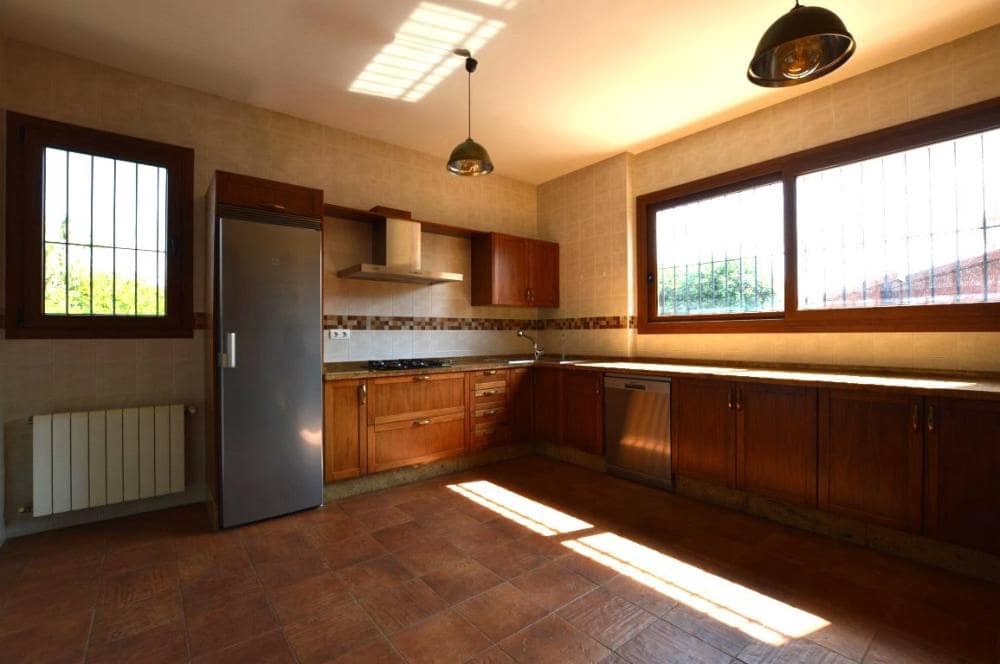 3 bedroom Villa for rent in Alhaurin de la Torre with pool - € 3,000 (Ref: 9733745)