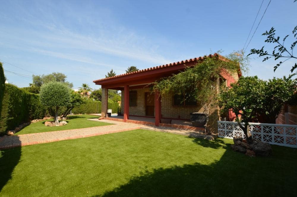 3 bedroom Villa for rent in Alhaurin de la Torre with pool - € 3,000 (Ref: 9733745)