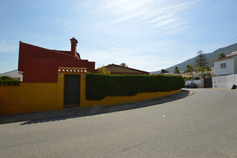 3 bedroom Villa for rent in Alhaurin de la Torre with pool - € 3,000 (Ref: 9733745)