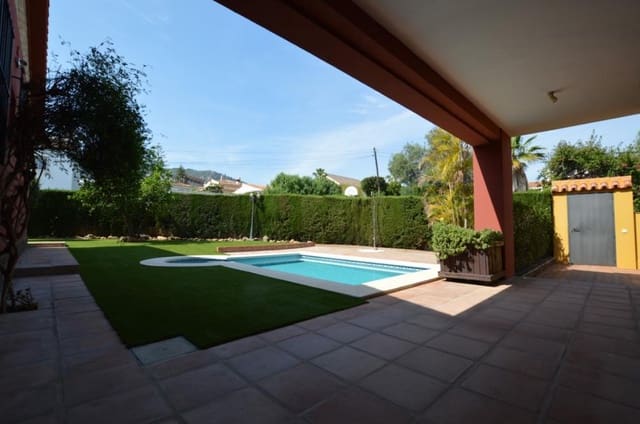 3 bedroom Villa for rent in Alhaurín de la Torre with pool - € 3,000 (Ref: 9733745)