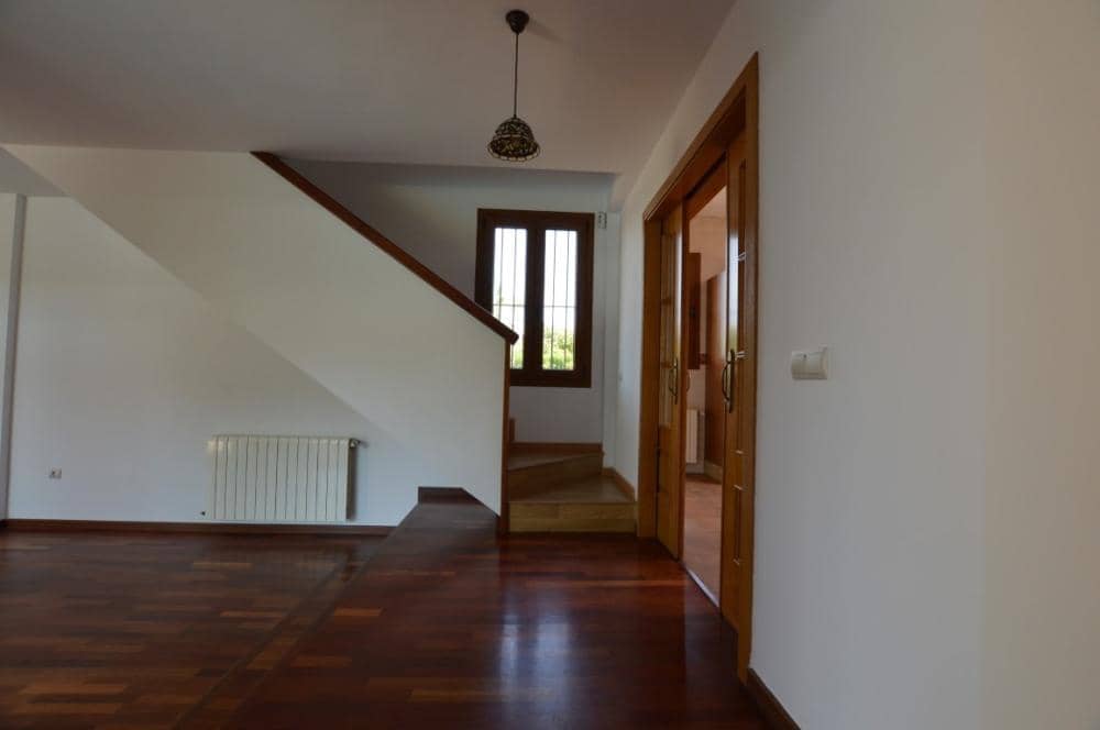 3 bedroom Villa for rent in Alhaurin de la Torre with pool - € 3,000 (Ref: 9733745)