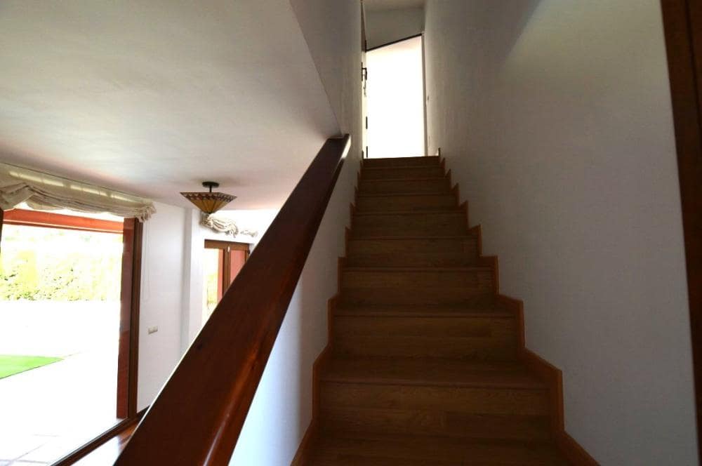 3 bedroom Villa for rent in Alhaurin de la Torre with pool - € 3,000 (Ref: 9733745)