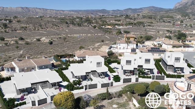 3 bedroom Semi-detached Villa for sale in Busot with pool garage - € 409,000 (Ref: 10008427)