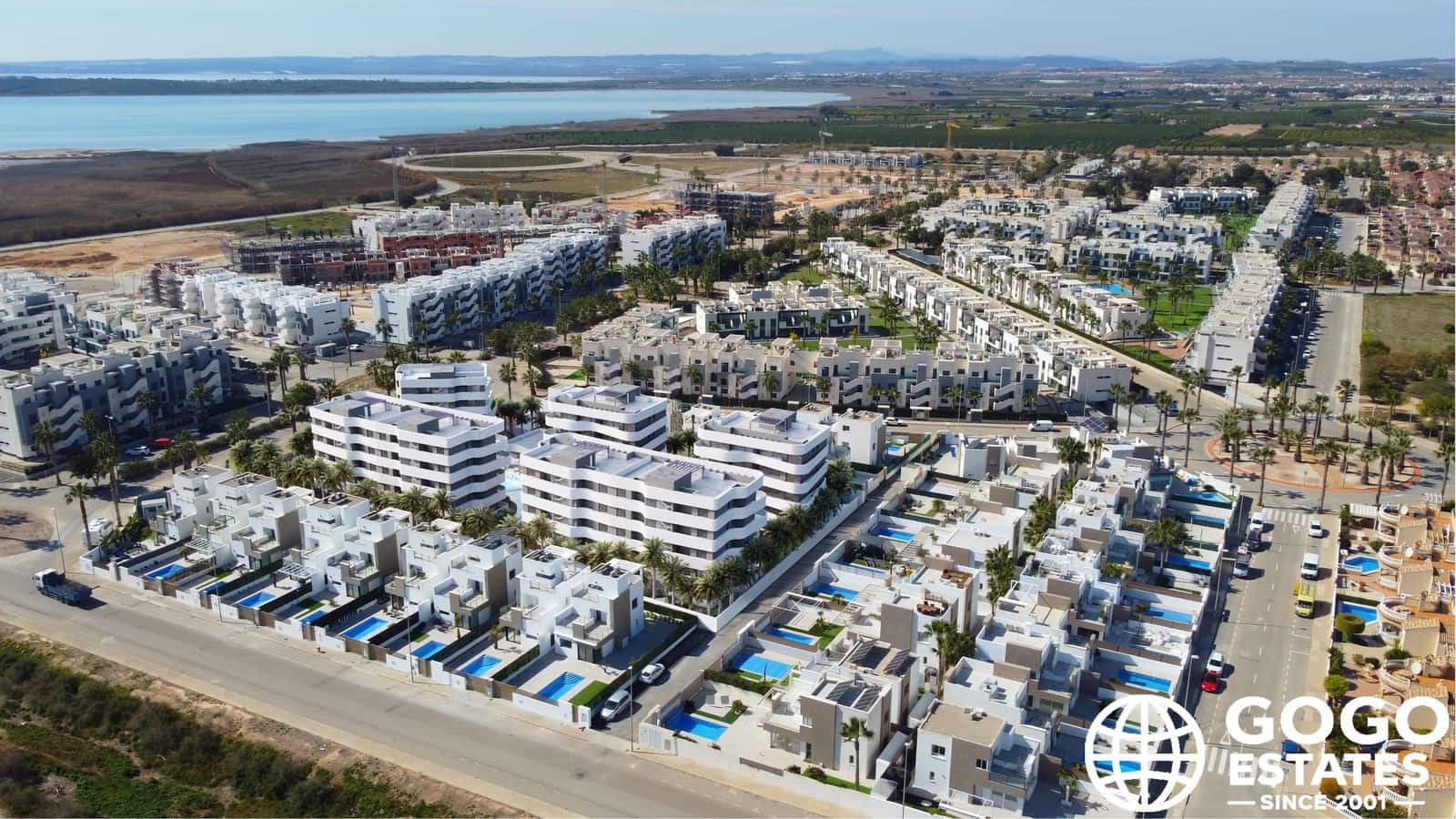 Apartamento de 2 habitaciones en Guardamar del Segura en venta con piscina - 299.000 € (Ref: 10008476)