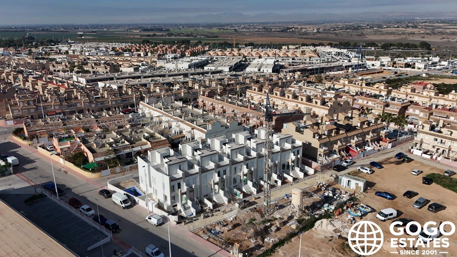 Pareado de 2 habitaciones en Gran Alacant en venta con piscina garaje - 306.000 € (Ref: 10008544)