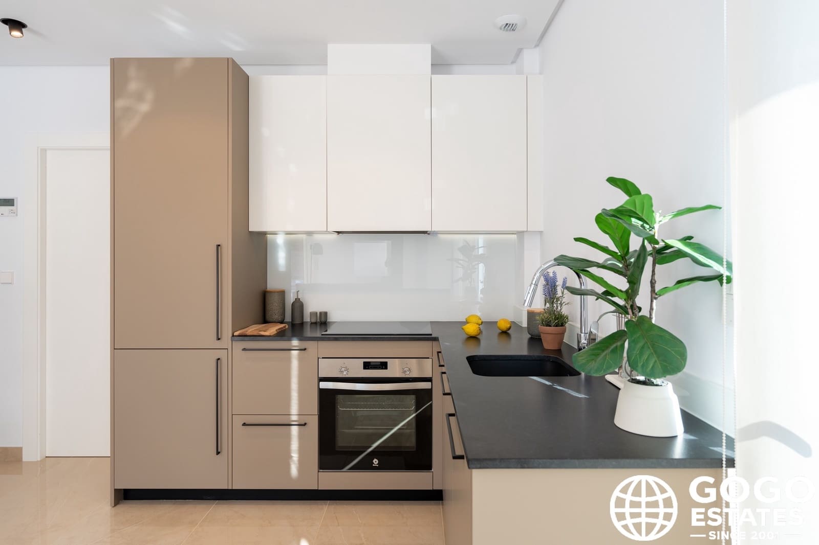 3 sypialnia Dom szeregowy na sprzedaż w Elche / Elx z basenem garażem - 459 000 € (Ref: 10008641)