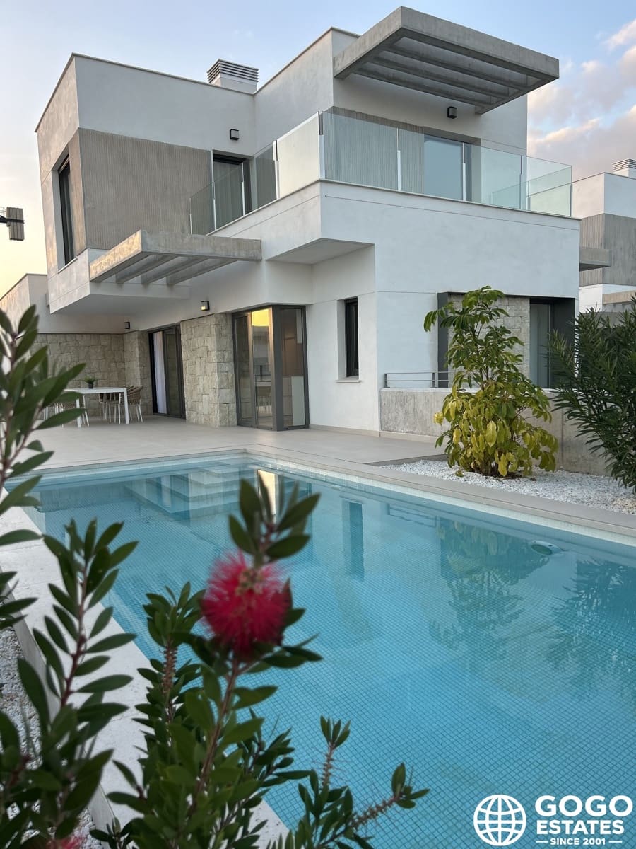 Chalet de 4 habitaciones en Finestrat en venta con piscina garaje - 895.000 € (Ref: 10008662)