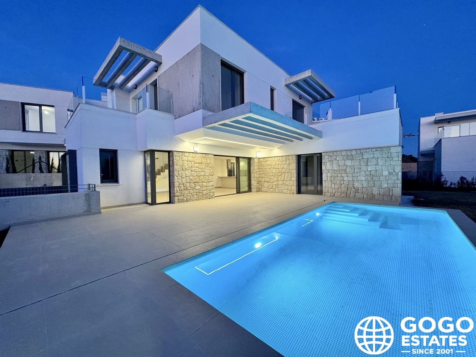 Chalet de 4 habitaciones en Finestrat en venta con piscina garaje - 895.000 € (Ref: 10008662)
