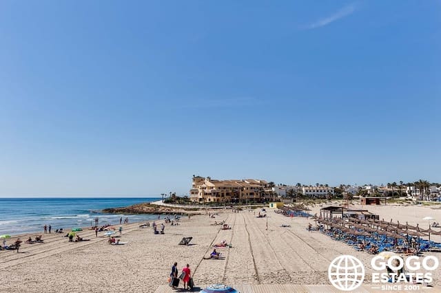 Chalet de 3 habitaciones en La Zenia, Orihuela en venta con piscina - 892.000 € (Ref: 10008691)