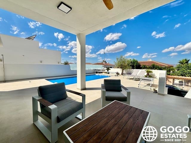 3 slaapkamer Villa te koop in Ciudad Quesada, Rojales met zwembad garage - € 504.000 (Ref: 10008703)