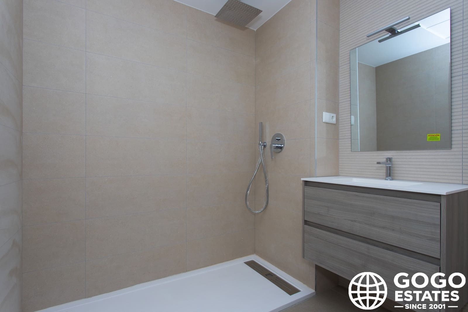 3 bedroom Townhouse for sale in Monforte del Cid with pool garage - € 365,000 (Ref: 10008704)