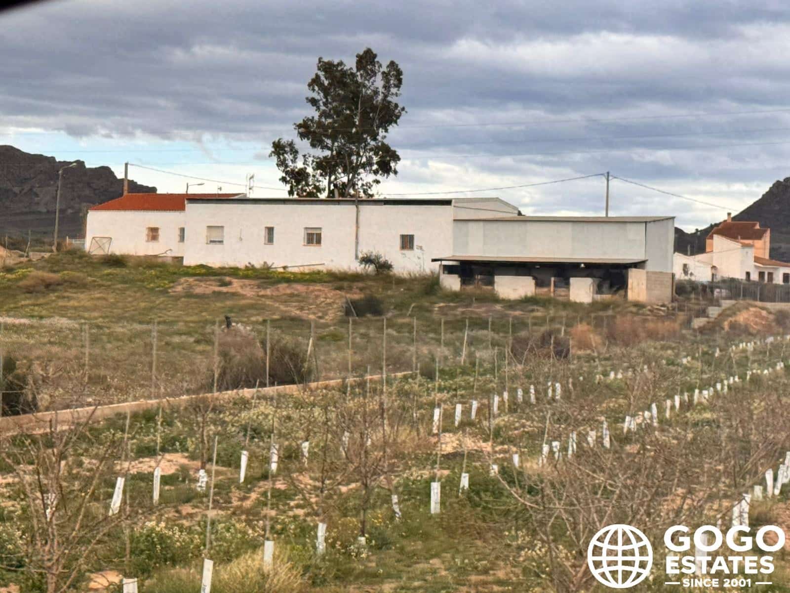 5 bedroom Finca/Country House for sale in Cuevas del Almanzora with garage - € 270,000 (Ref: 10012911)