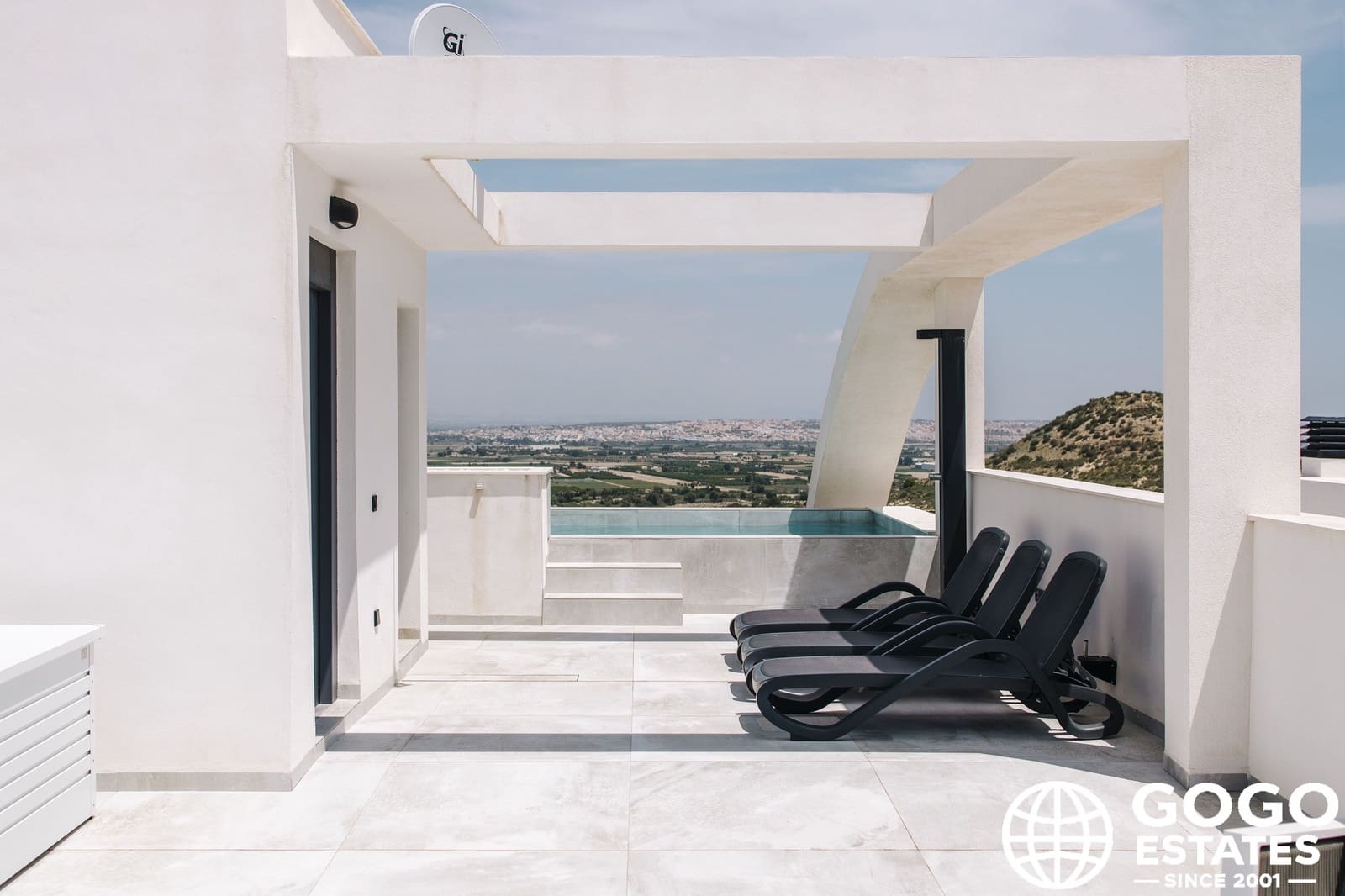 4 bedroom Bungalow for sale in Rojales with pool garage - € 599,000 (Ref: 10164263)