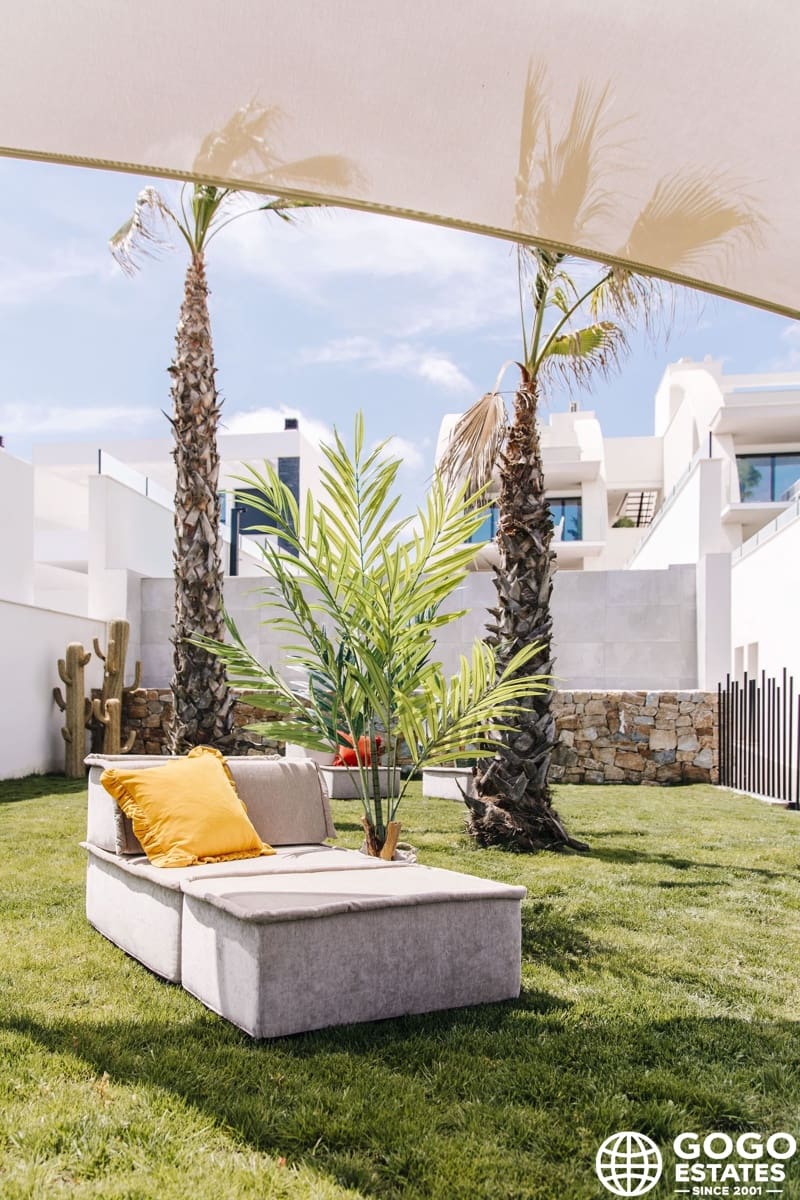4 bedroom Bungalow for sale in Rojales with pool garage - € 599,000 (Ref: 10164263)