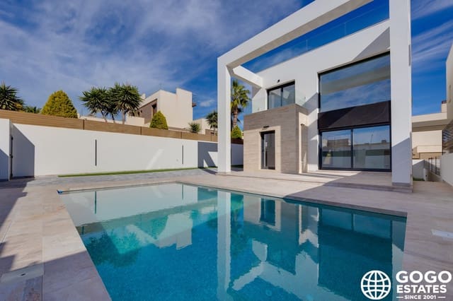 4 soveværelse Byhus til salg i Aguas Nuevas, Torrevieja med swimmingpool - € 780.000 (Ref: 10164297)