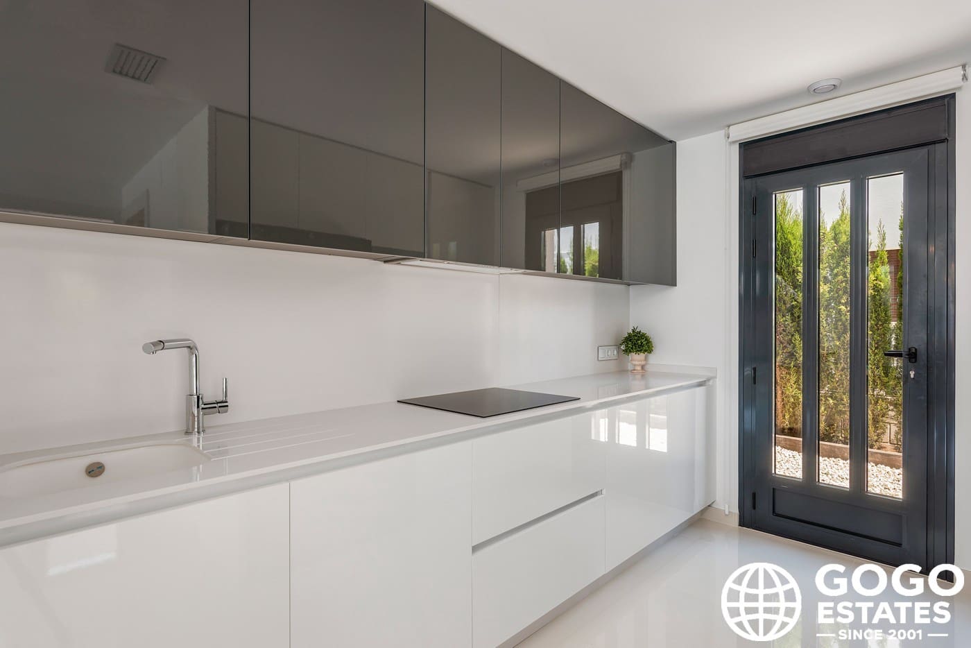 4 chambre Villa/Maison à vendre à Playa Paraiso avec piscine garage - 749 000 € (Ref: 10164327)