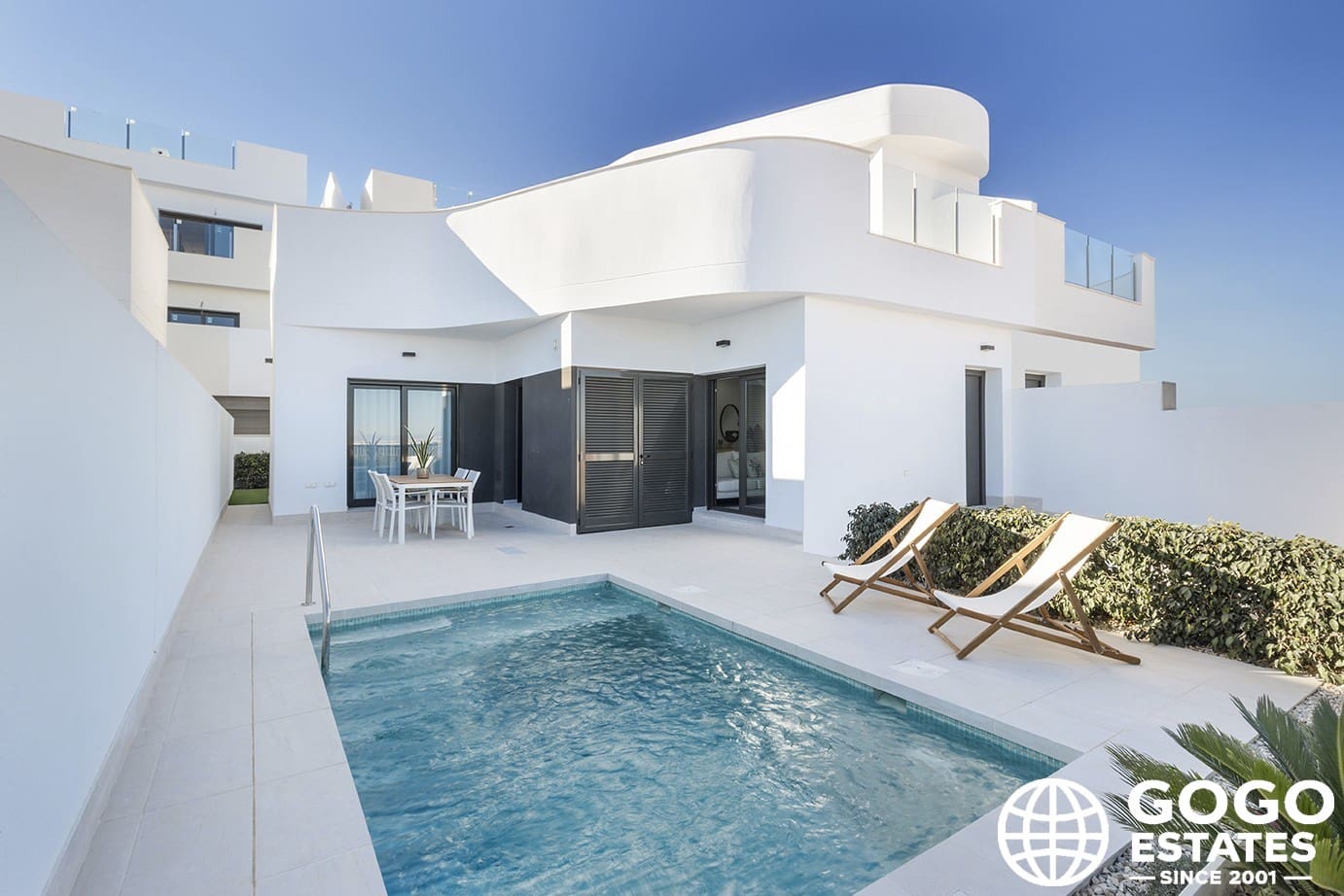 3 quarto Casa em Banda para venda em Torrevieja com piscina garagem - 499 000 € (Ref: 10164403)