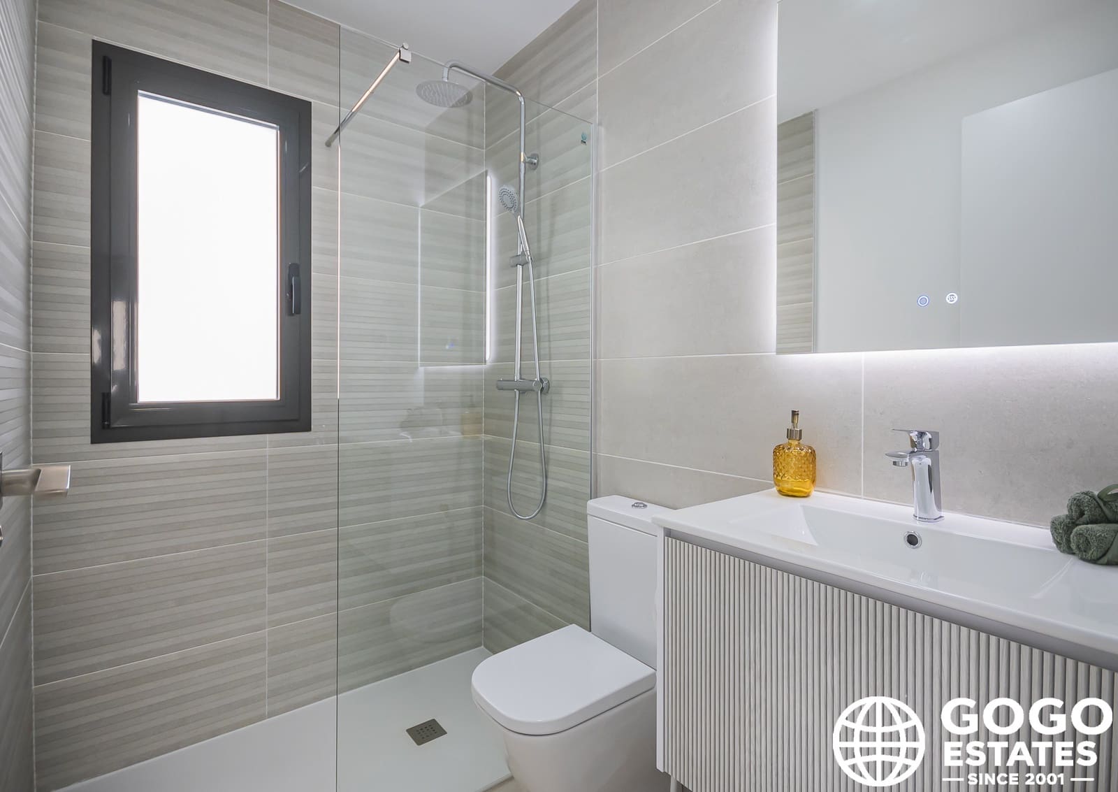 3 quarto Casa em Banda para venda em Torrevieja com piscina garagem - 499 000 € (Ref: 10164403)