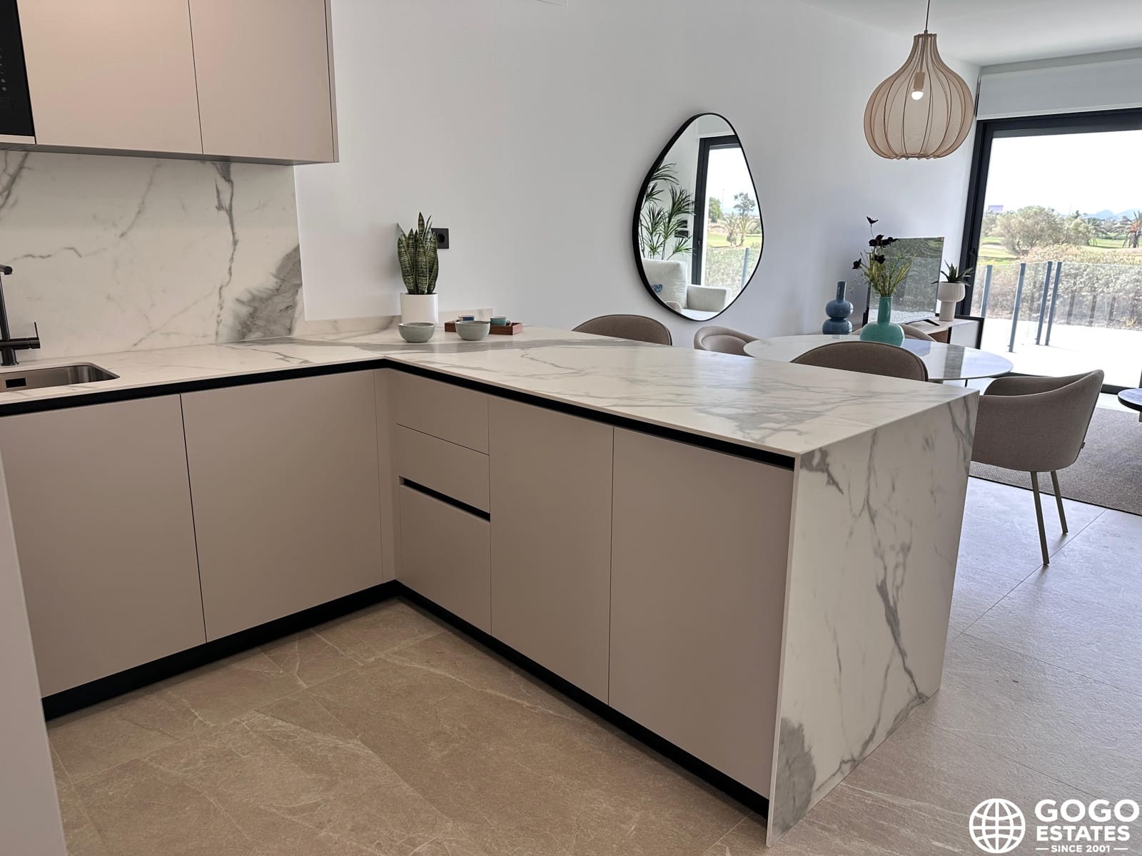 2 soveværelse Penthouse til salg i Los Alcazares med swimmingpool garage - € 379.000 (Ref: 10164409)