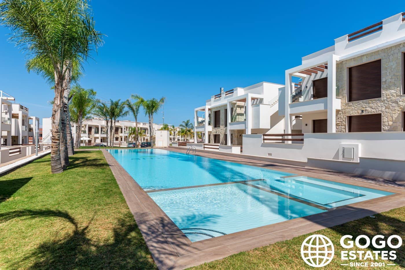 2 soveværelse Bungalow til salg i Torrevieja med swimmingpool garage - € 300.000 (Ref: 10164449)