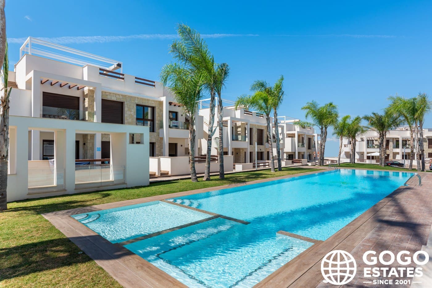 2 soveværelse Bungalow til salg i Torrevieja med swimmingpool garage - € 300.000 (Ref: 10164449)