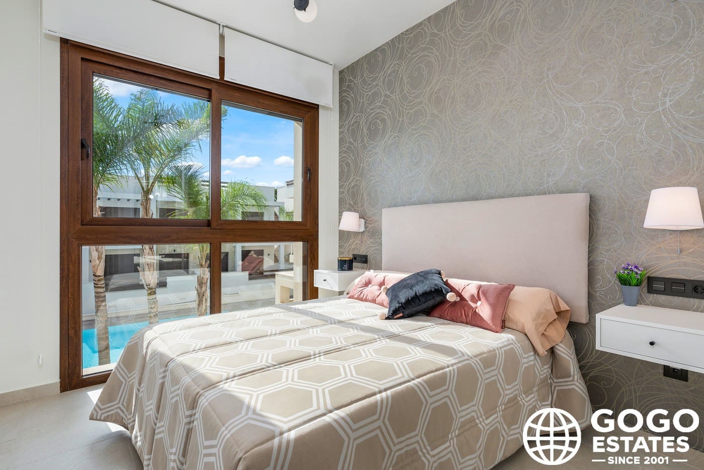 2 soveværelse Bungalow til salg i Torrevieja med swimmingpool garage - € 300.000 (Ref: 10164449)