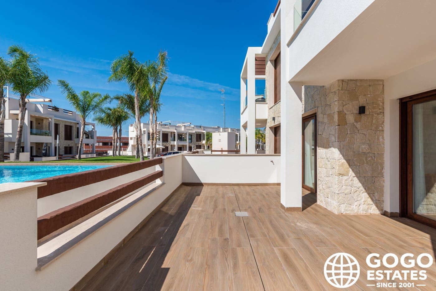 2 soveværelse Bungalow til salg i Torrevieja med swimmingpool garage - € 300.000 (Ref: 10164449)